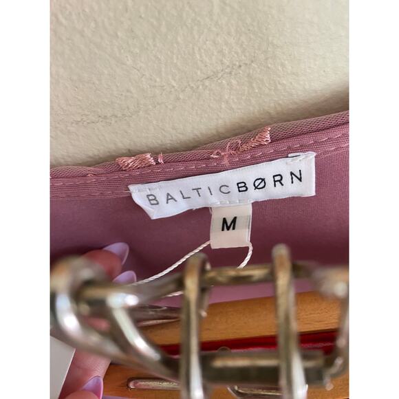 Baltic Born Marseille Embossed Maxi Dress NWT Size M Orchid - Picture 2 of 6